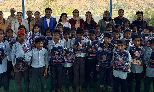 पिपलवास उच्च माध्यमिक विद्यालय में 250 से अधिक स्वेटर वितरण पिपलवास उच्च माध्यमिक विद्यालय में 250 से अधिक स्वेटर वितरण