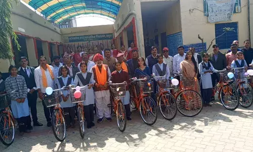 साइकिलें पाकर खिले बेटियों के चेहरे, राउमावि मटून में साइकिल वितरण समारोह साइकिलें पाकर खिले बेटियों के चेहरे, राउमावि मटून में साइकिल वितरण समारोह