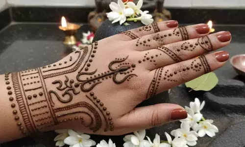 महाशिवरात्रि विशेष: शिव भक्ति को दर्शाते सरल मेहंदी डिज़ाइन महाशिवरात्रि विशेष: शिव भक्ति को दर्शाते सरल मेहंदी डिज़ाइन