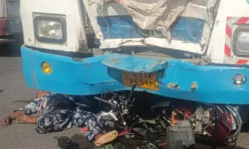 भीषण हादसा: रोडवेज बस की चपेट में आई स्कूटी, गर्भवती बहू समेत परिवार की 3 युवतियों की दर्दनाक मौत