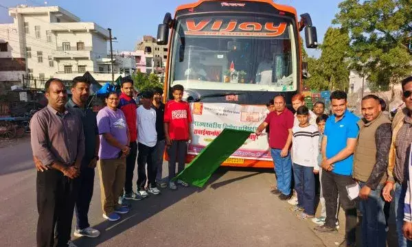 बास्केटबॉल के विशेष गहन प्रशिक्षण शिविर हेतु दल का जयपुर प्रस्थान