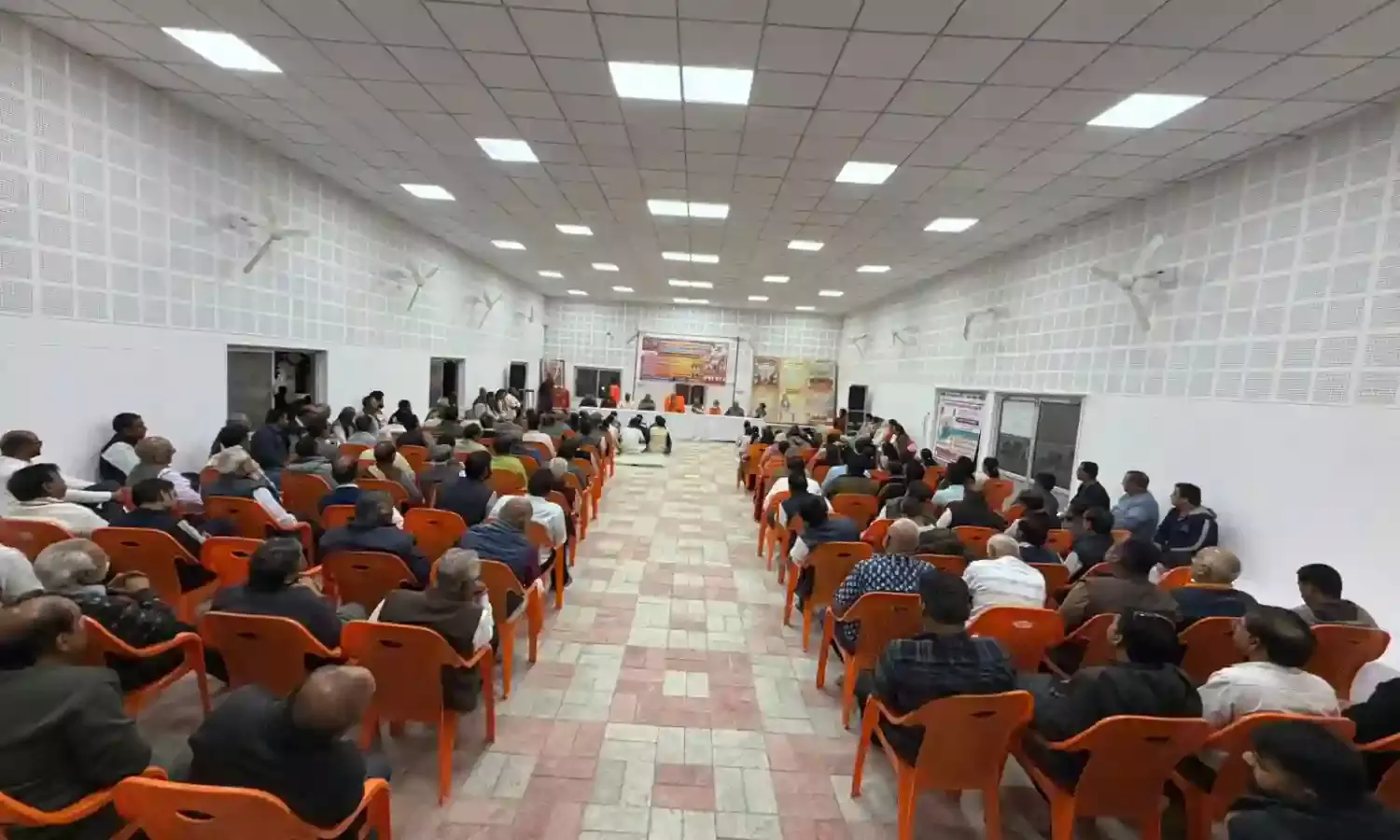 सनातन मंगल महोत्सव को ऐतिहासिक बनाने का संकल्प, नगर की सभी जाति–बिरादरी की बैठक संपन्न