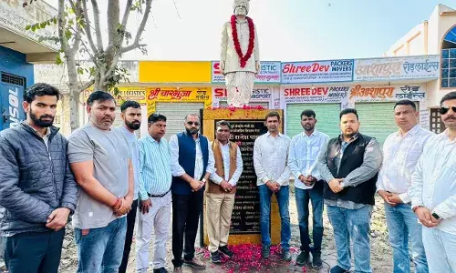 राजेश पायलट की प्रतिमा पर पुष्पांजलि कार्यक्रम