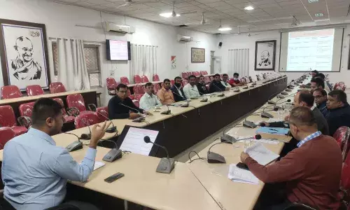 कलेक्ट्रेट सभागार में जिला परिवेदना निस्तारण समिति की बैठक आयोजित