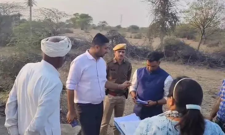 खेत तक रास्ता नहीं, गांगलास पंचायत में सैकड़ों ग्रामीणों के बीच कलेक्टर पहुंचे; समाधान के दिए सख्त निर्देश