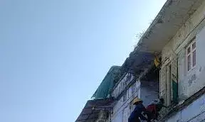 अहमदाबाद में बालकनी हादसा, 58 लोगों का रेस्क्यू, महिला घायल