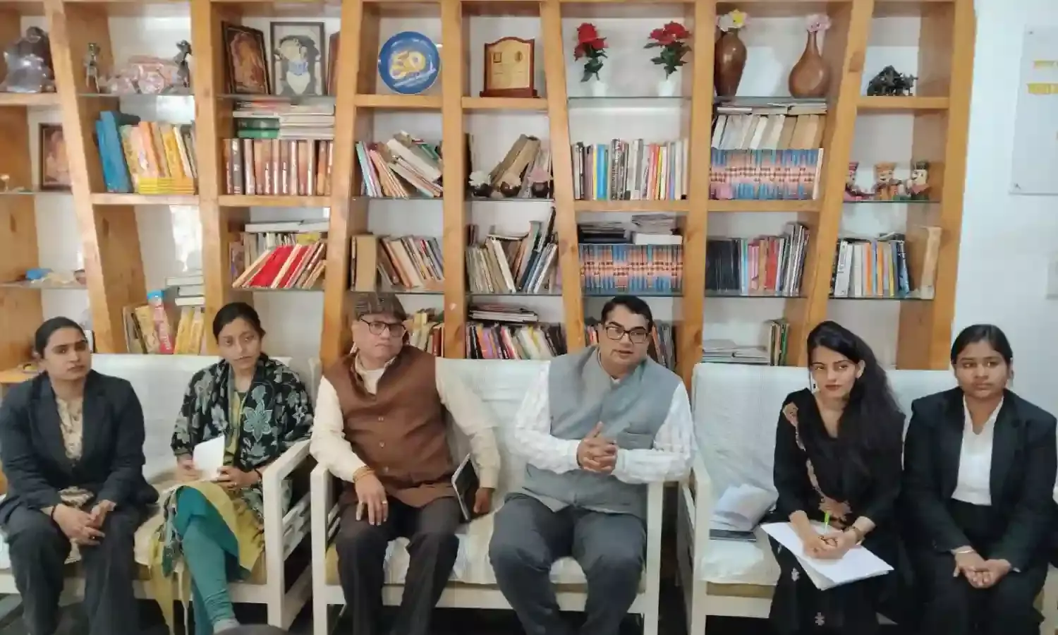 एडीजे शर्मा ने किया उदयपुर में संचालित 6 वृद्धाश्रम का निरीक्षण