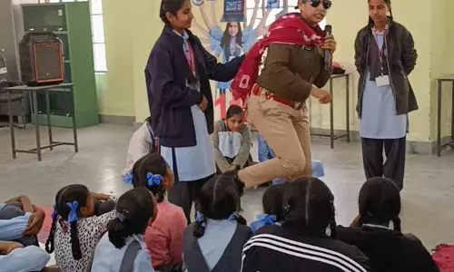 पीएम श्री राजकीय बालिका उच्च माध्यमिक विद्यालय बापू नगर में आत्मरक्षा प्रशिक्षण का आयोजन