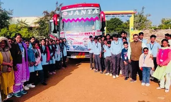 व्यावसायिक शिक्षा के अंतर्गत औद्योगिक भ्रमण