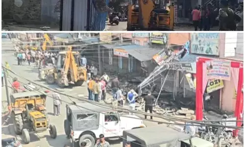 शहर में गरजा निगम का पीला पंजा, पक्के अतिक्रमण ध्वस्त, टीनशेड और कबीने हटाई शहर में गरजा निगम का पीला पंजा, पक्के अतिक्रमण ध्वस्त, टीनशेड और कबीने हटाई