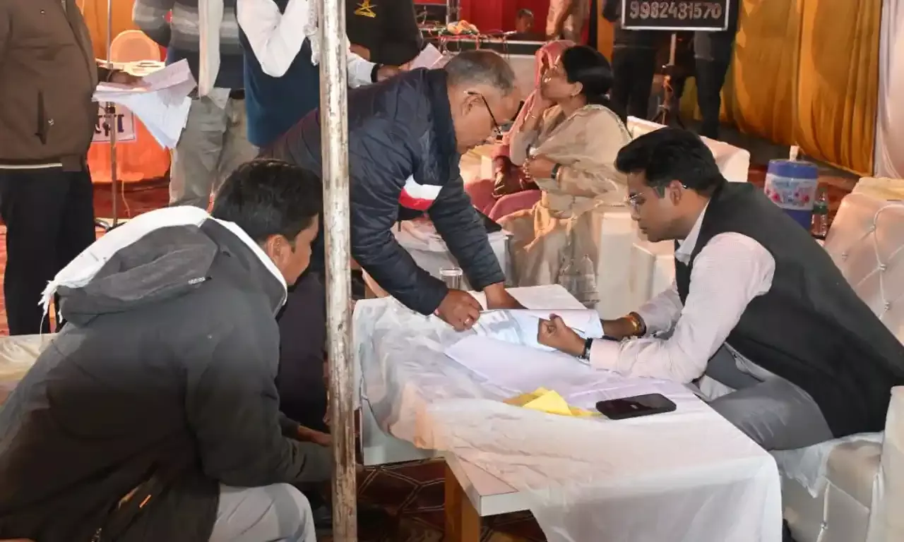 बावलास में जिला कलक्टर की अध्यक्षता में रात्रि चौपाल आयोजित, सुनी ग्रामीणों की समस्याएं बावलास में जिला कलक्टर की अध्यक्षता में रात्रि चौपाल आयोजित, सुनी ग्रामीणों की समस्याएं