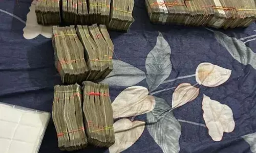 फलोदी में करोड़पति कनिष्ठ सहायक पर ACB का शिकंजा, 75 लाख नकद और 1 किलो सोना बरामद, आय से 938 प्रतिशत अधिक संपत्ति का खुलासा