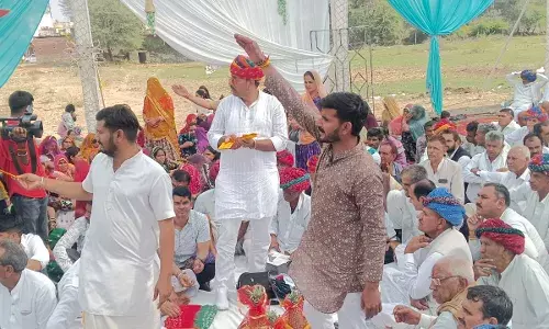 भीलवाड़ा के नागा परिवार ने पेश की मिसाल: मायरे में कपड़ों के बजाय ’रोकड़ उपहार’ देकर फिजूलखर्ची पर लगाया अंकुश