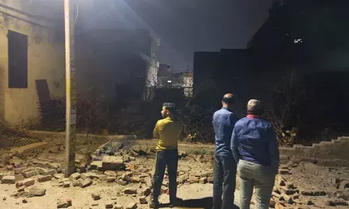 शास्त्री नगर में बड़ा हादसा टला: झुकी दीवार गिरी, स्विफ्ट डिजायर कार क्षतिग्रस्त शास्त्री नगर में बड़ा हादसा टला: झुकी दीवार गिरी, स्विफ्ट डिजायर कार क्षतिग्रस्त