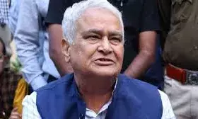 किरोड़ी लाल मीणा ने पकड़ा 1150 करोड़ का घोटाला, सालासर SBI में धरने पर बैठे किरोड़ी लाल मीणा ने पकड़ा 1150 करोड़ का घोटाला, सालासर SBI में धरने पर बैठे