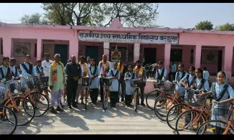 बल्दरखा मे उन्नतीस छात्राओं को मिली साइकिल वितरण