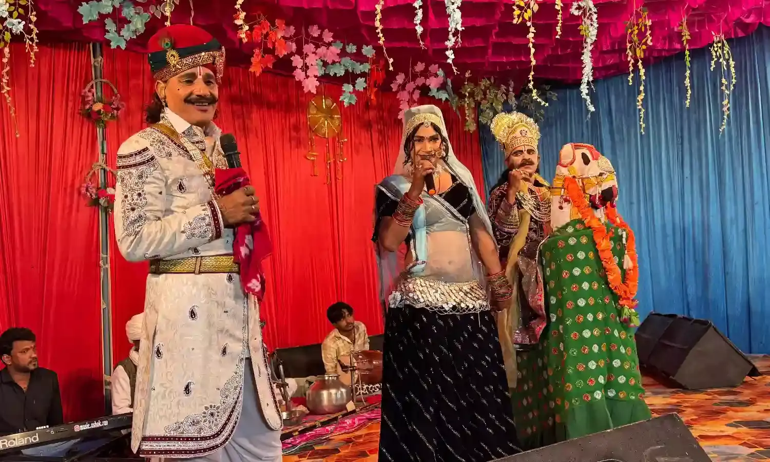 महेशपुरा में एक शाम देवनारायण भगवान भैरुनाथ के नाम बगड़ावत कथा आयोजित महेशपुरा में एक शाम देवनारायण भगवान भैरुनाथ के नाम बगड़ावत कथा आयोजित