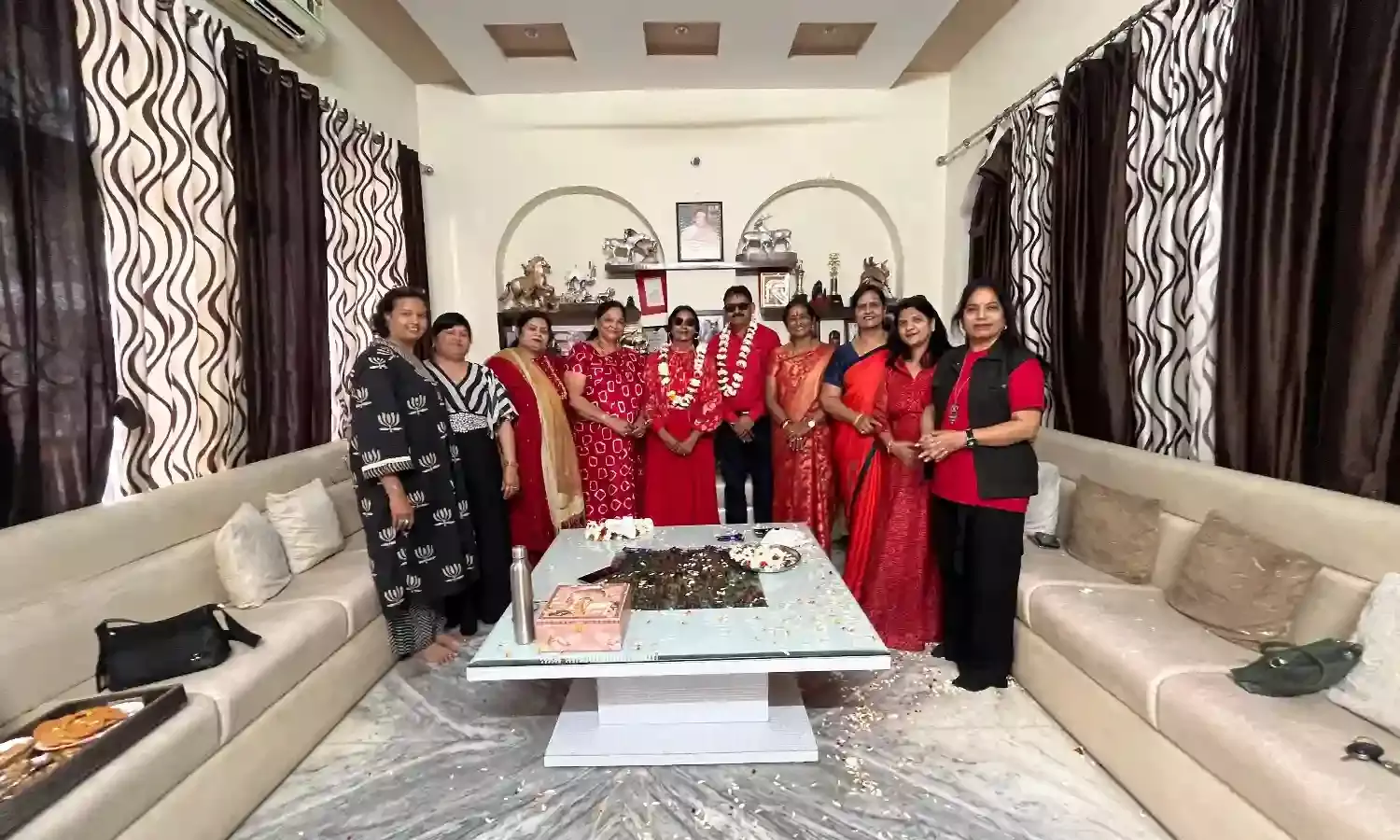 भीलवाड़ा में स्वीट एण्ड स्मार्ट ग्रुप ने मनाया प्रेम दिवस