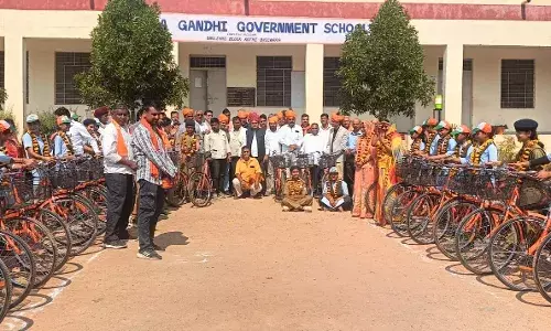 बड़लियास विद्यालय में 48 बालिकाओं को साइकिल वितरण