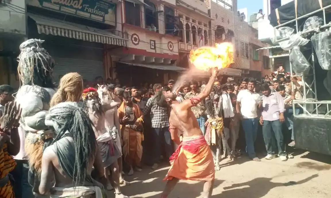 हमीरगढ़ में महाशिवरात्रि पर निकाली शोभायात्रा हमीरगढ़ में महाशिवरात्रि पर निकाली शोभायात्रा