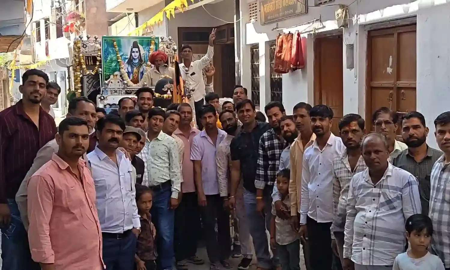 नेहरू विहार में शिवरात्रि महापर्व पर सजी बारह ज्योतिर्लिंगों की झांकी