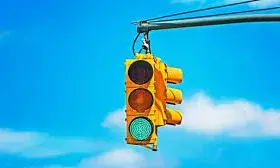 भीलवाड़ा: आधी-अधूरी तैयारियों के बीच शुरू हुई ट्रैफिक लाइट व्यवस्था बनी जी का जंजाल