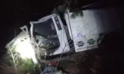 शिवरात्रि की सुबह खाई में गिरी जीप, तीन युवकों की दर्दनाक मौत, एक गंभीर शिवरात्रि की सुबह खाई में गिरी जीप, तीन युवकों की दर्दनाक मौत, एक गंभीर