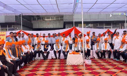 श्रद्धांजलि: पुलवामा शहीदों की याद में हिंदू चेतना संगठन ने जुटाया 533 यूनिट रक्त, संतों और सैनिकों का हुआ सम्मान श्रद्धांजलि: पुलवामा शहीदों की याद में हिंदू चेतना संगठन ने जुटाया 533 यूनिट रक्त, संतों और सैनिकों का हुआ सम्मान