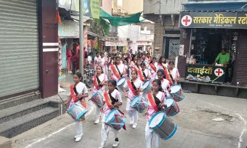 महाशिवरात्रि पर्व पर मांडल खंड में नन्ही सेविकाओं द्वारा निकाला घोष संचलन महाशिवरात्रि पर्व पर मांडल खंड में नन्ही सेविकाओं द्वारा निकाला घोष संचलन