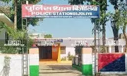 पेट्रोल डालकर किशोर को जिंदा जलाने की कोशिश, बाप-बेटे समेत तीन गिरफ्तार