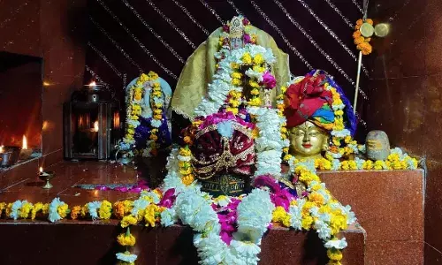 पीपलूंद में पालेश्वर महादेव को दूल्हे का रूप, 151 किलो खीर और 70 किलो मिठाई का भोग पीपलूंद में पालेश्वर महादेव को दूल्हे का रूप, 151 किलो खीर और 70 किलो मिठाई का भोग