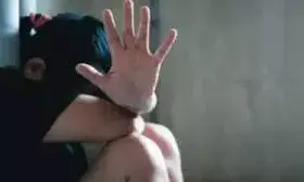 नाबालिग को अगवा कर भीलवाड़ा व बेंगलुरु में बंधक बनाकर रेप करने वाला आरोपित अनिल गिरफ्तार नाबालिग को अगवा कर भीलवाड़ा व बेंगलुरु में बंधक बनाकर रेप करने वाला आरोपित अनिल गिरफ्तार