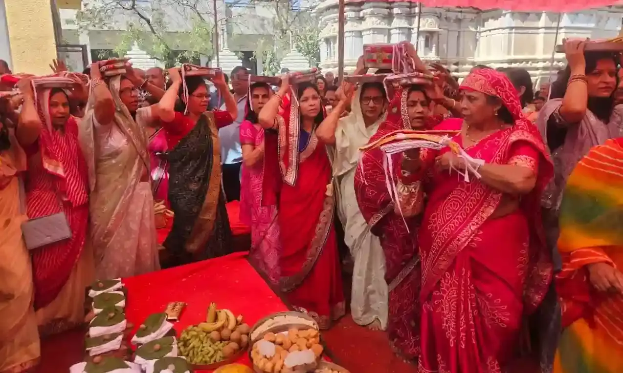 आयड़ जैन तीर्थ पर एक साथ 81 जैन मंदिरों के शिखरों पर चढ़ाई ध्वजा