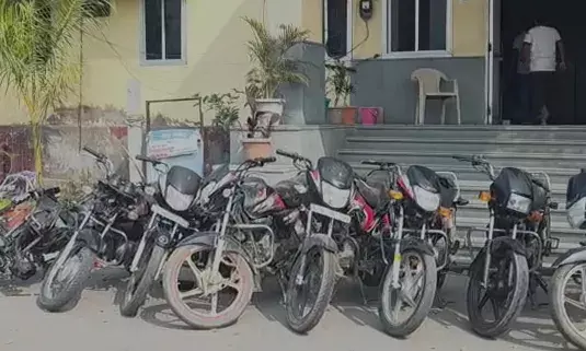 बिजयनगर पुलिस की बड़ी कार्रवाई, शातिर चोर पुलिस गिरफ्त में 9 मोटरसाइकिल बरामद की