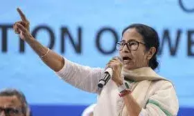 बंगाल में एसआईआर पर सियासत तेज, सीएम ममता ने चुनाव आयोग पर साधा निशाना