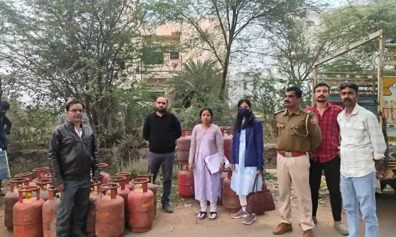 उदयपुर में घरेलू गैस सिलेंडरों के दुरुपयोग पर सख्ती, 39 सिलेंडर जब्त