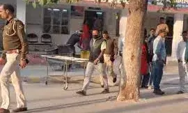 सफेदपोश अपराधी: अस्पताल संचालक निकला शातिर एटीएम चोर, रंगे हाथों गिरफ्तार सफेदपोश अपराधी: अस्पताल संचालक निकला शातिर एटीएम चोर, रंगे हाथों गिरफ्तार