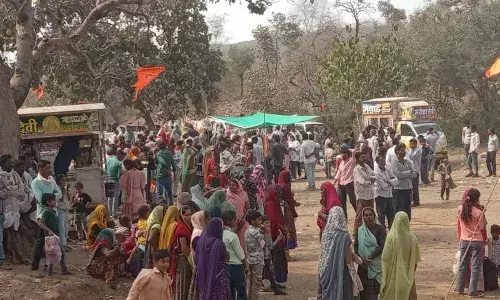खोतकुड़ी महादेव मंदिर में उमड़ा जनसैलाब, एक दिवसीय मेले में जमकर हुई खरीदारी