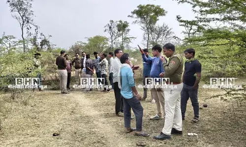 खेत पर चर रहे गोवंश के साथ अप्राकृतिक कुकृत्य करते युवक को देखा । क्षेत्र में फैला आक्रोश खेत पर चर रहे गोवंश के साथ अप्राकृतिक कुकृत्य करते युवक को देखा । क्षेत्र में फैला आक्रोश