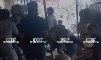 मांडल थाने के बाहर चले लात-घूंसे भदाली खेड़ा में उत्पात के बाद गैंगवार, ग्रामीणों ने आरोपियों को दबोचा