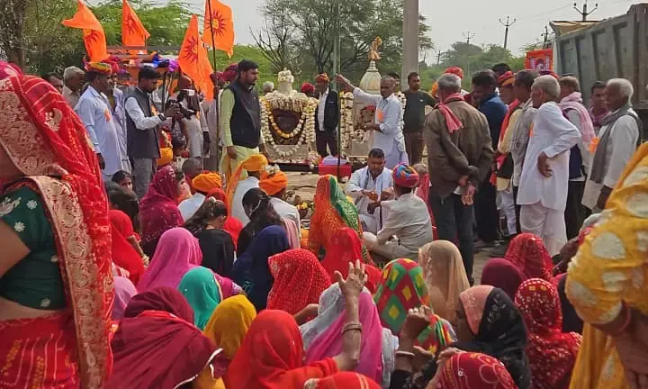 उदलियास में 151 महिलाओं ने निकाली कलश यात्रा, चारभुजा नाथ के बेवाण के साथ निकला जुलूस