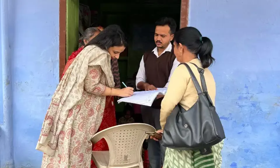 उपखण्ड अधिकारी ने किया आंगनवाड़ी केन्द्रों का निरीक्षण उपखण्ड अधिकारी ने किया आंगनवाड़ी केन्द्रों का निरीक्षण