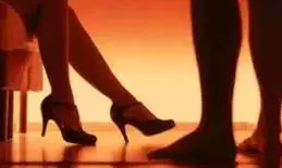 पति-पत्नी समेत 14 गिरफ्तार, शहर के पॉश इलाकों में चल रहा था देह व्यापार का गंदा खेल! पति-पत्नी समेत 14 गिरफ्तार, शहर के पॉश इलाकों में चल रहा था देह व्यापार का गंदा खेल!