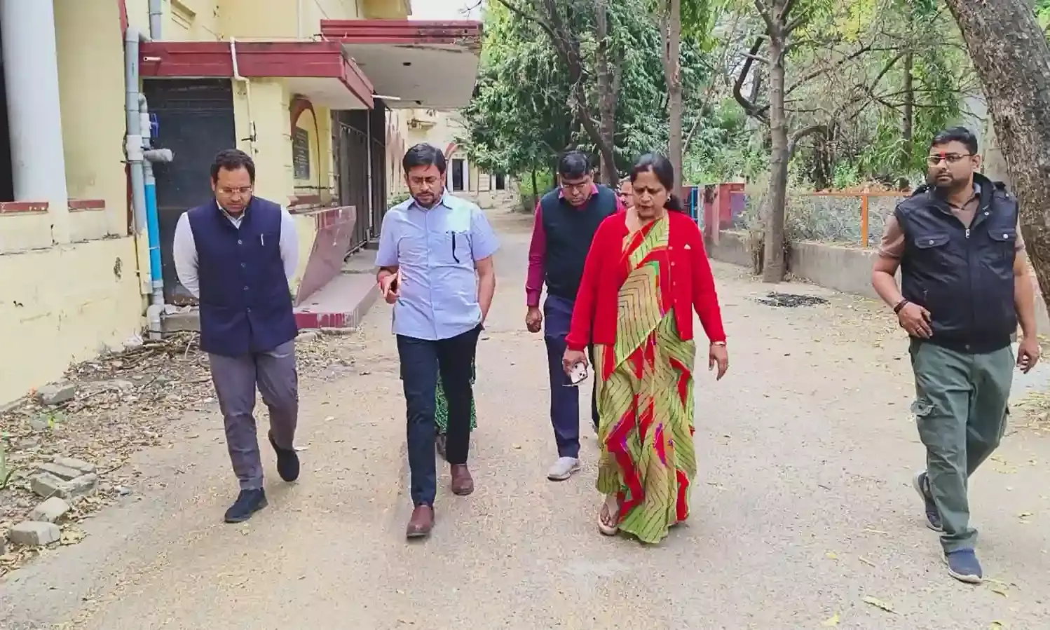 जिला कलेक्टर मेहता ने पीएम श्री विद्यालय सूरजपोल का किया आकस्मिक निरीक्षण