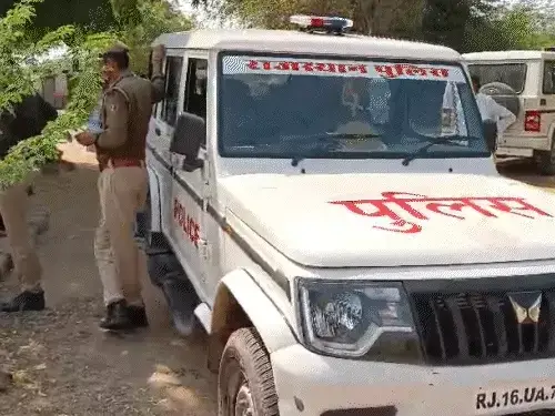 पारिवारिक कलह में पति ने पत्नी और दो मासूम बच्चों की गला रेतकर की हत्या