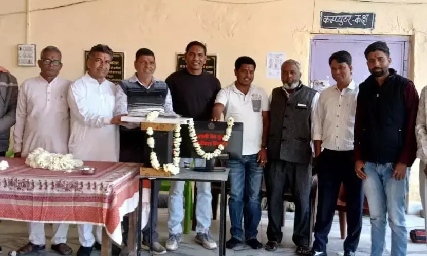 दो आरओ व दो कंप्यूटर सेट कोशीथल व ठेकला विद्यालय को किये भेट