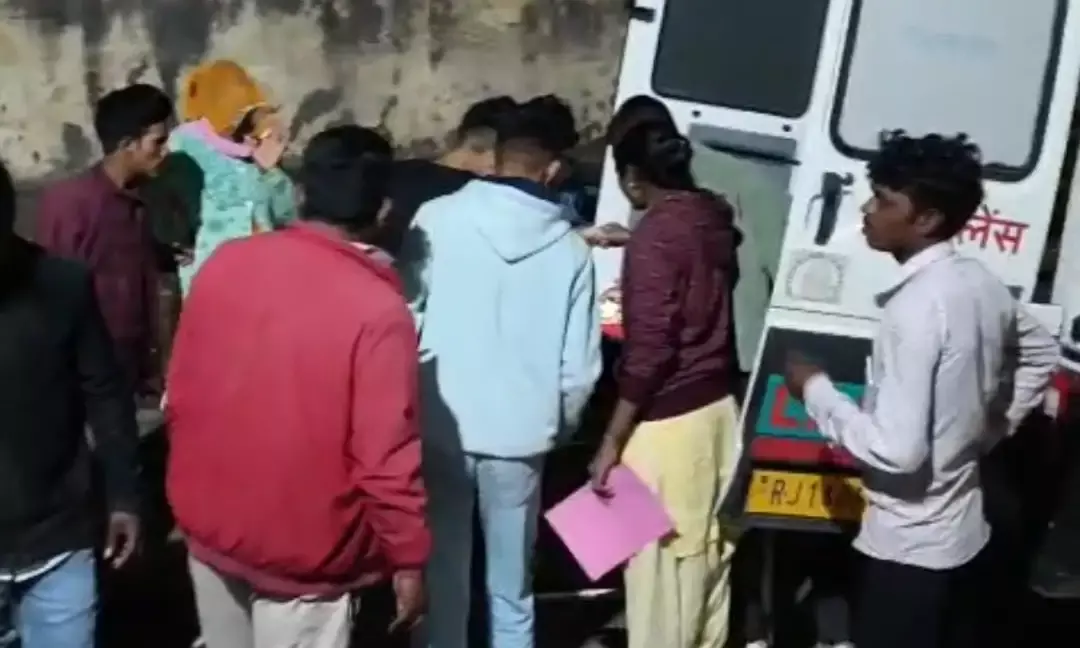 दो बाइकों की आमने-सामने भिड़ंत में एक युवक गंभीर घायल, जिला अस्पताल रेफर दो बाइकों की आमने-सामने भिड़ंत में एक युवक गंभीर घायल, जिला अस्पताल रेफर