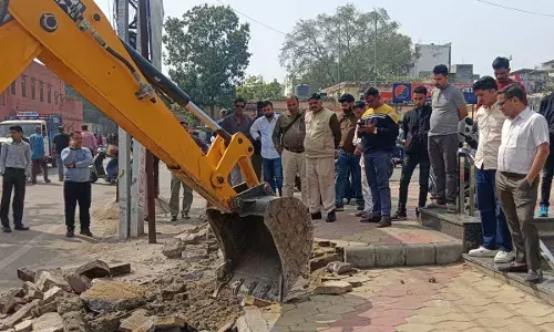 नगर निगम का पीला पंजा चला, भीमगंज थाने से माणिक्य नगर तक हटाए अतिक्रमण