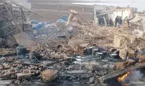 पाकिस्तान में रमजान के पहले दिन बड़ा हादसा: गैस ब्लास्ट से ढही इमारत, 8 बच्चों समेत 16 की मौत पाकिस्तान में रमजान के पहले दिन बड़ा हादसा: गैस ब्लास्ट से ढही इमारत, 8 बच्चों समेत 16 की मौत