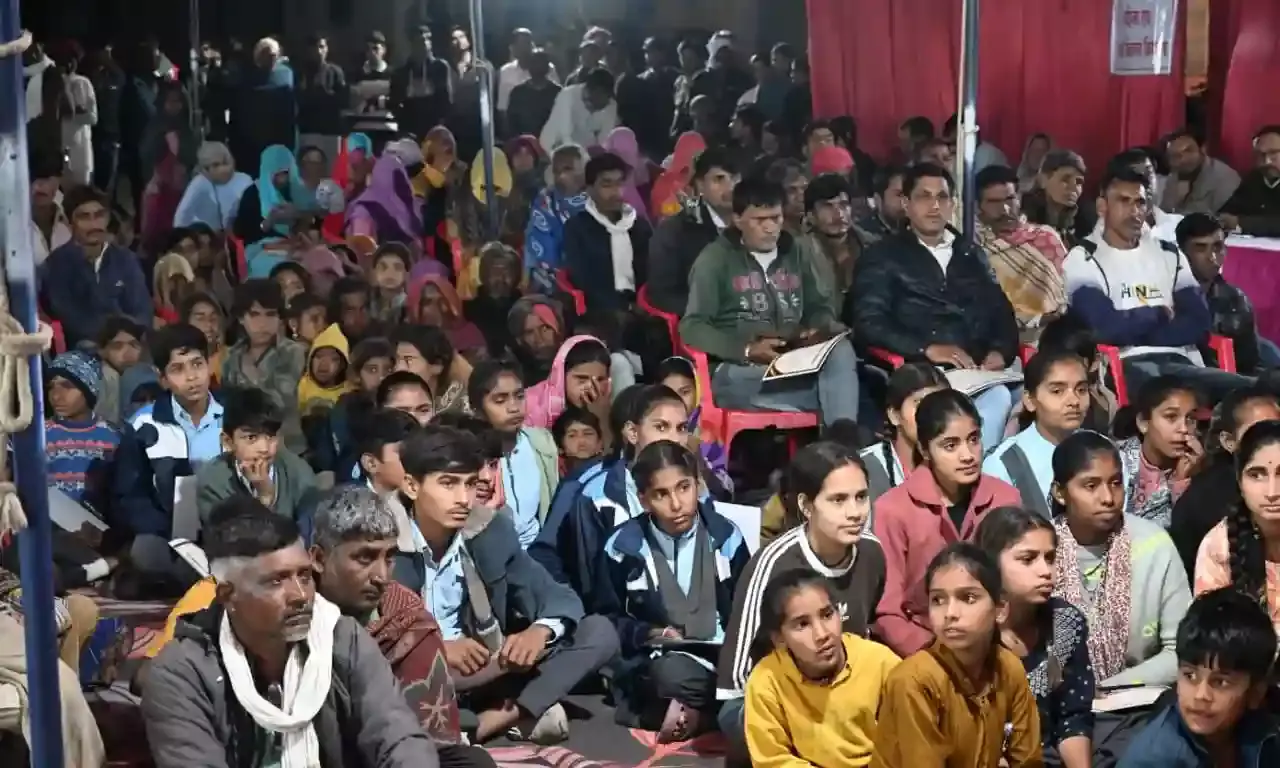 रात्रि चौपाल में जनसमस्याओं का त्वरित समाधान, प्रतिभाओं एवं भामाशाहों का हुआ सम्मान